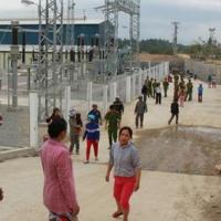 Tin tức trong ngày - Dân bao vây, đòi đóng cửa nhà máy thủy điện