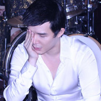 Ca nhạc - MTV - Nathan Lee ngủ gục trong phòng tập