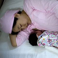 Sức khỏe đời sống - Cho con bú giúp ngăn ngừa thấp khớp