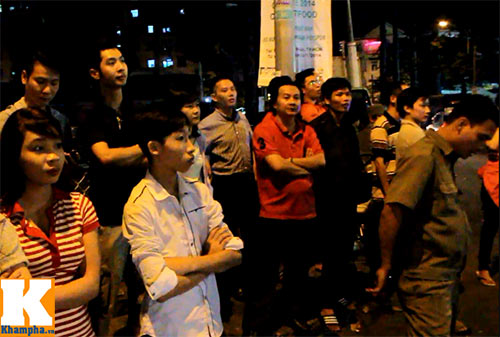 CĐV vẫn cháy hết mình với U19 VN - 4