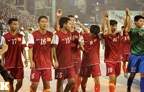 CĐV vẫn cháy hết mình với U19 VN - 5