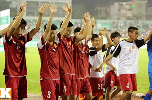 CĐV vẫn cháy hết mình với U19 VN - 6