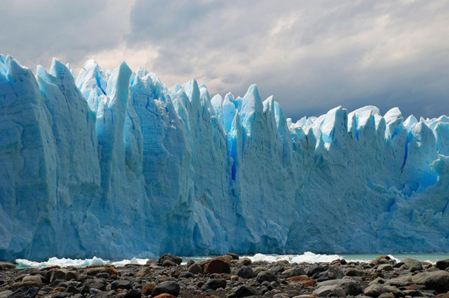 Những khối băng lớn của sông băng Perito Moreno (Argentina) là điểm thu chính chính ở khu vực Patagonia.
