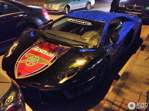 Siêu xe Aventador của Fans cuồng Arsenal - 1