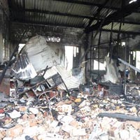 Tin tức trong ngày - Cháy chùa, một sư thầy đang bệnh được giải cứu