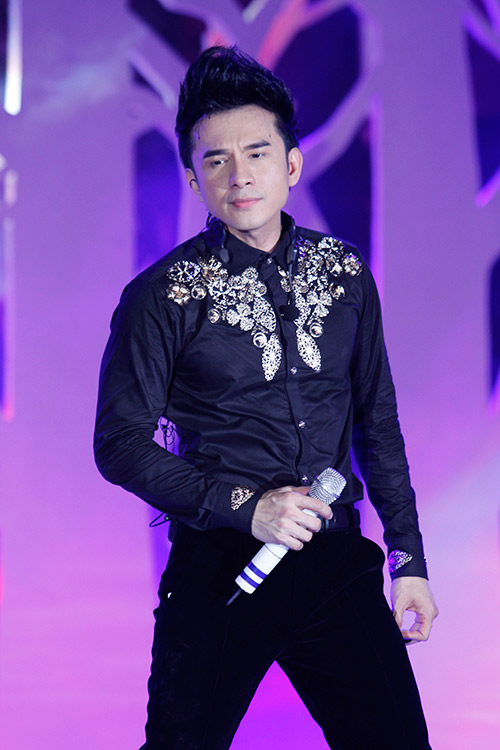 Đan Trường liên tiếp bị "cưỡng hôn" - 5