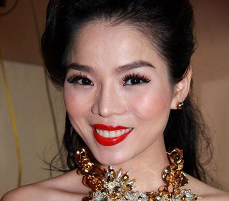 Khi sao bị son phấn phản bội! - 11