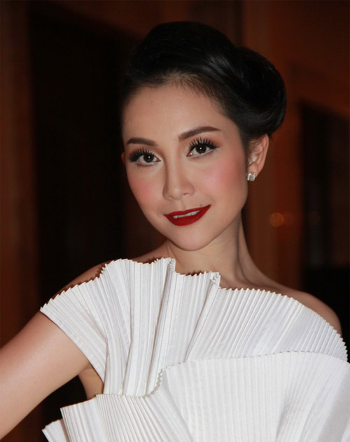 Khi sao bị son phấn phản bội! - 2