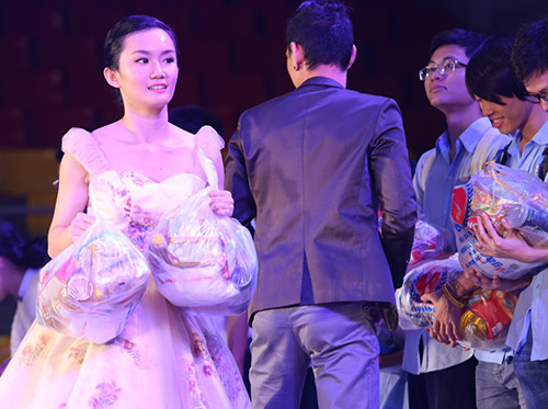 Mỹ An rạng rỡ bên Hoàng tử the Voice - 14