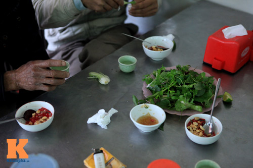 Bợm nhậu vẫn ham hố món ăn "thần chết" - 3