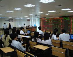 Cổ phiếu “siêu xe” sinh lời nhiều nhất - 1