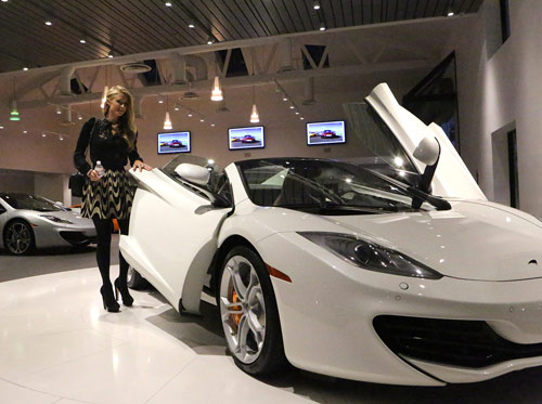 McLaren 12C Spider lọt mắt xanh Paris Hilton - 2