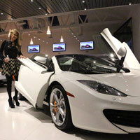 Ô tô - Xe máy - McLaren 12C Spider lọt mắt xanh Paris Hilton