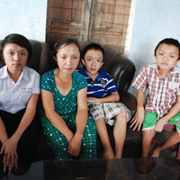 Tin tức trong ngày - "Gia đình xương thủy tinh" và nỗi sợ đụng là gãy