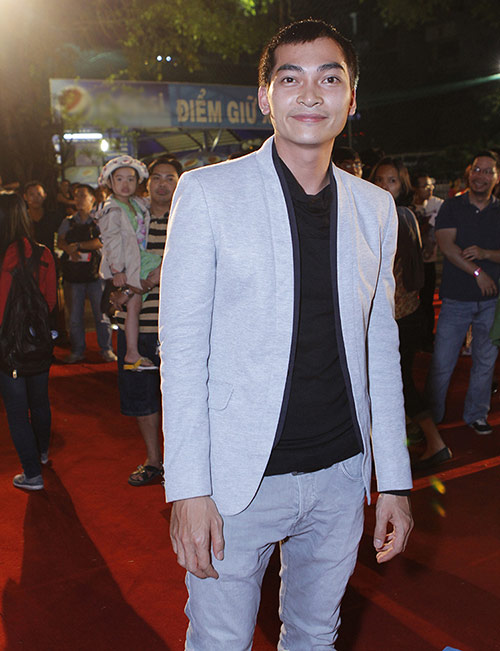 Vân Trang, Victor Vũ lạnh nhạt sánh đôi - 5