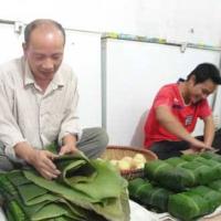 Thị trường - Tiêu dùng - Cận tết, làng nghề bánh chưng im ắng