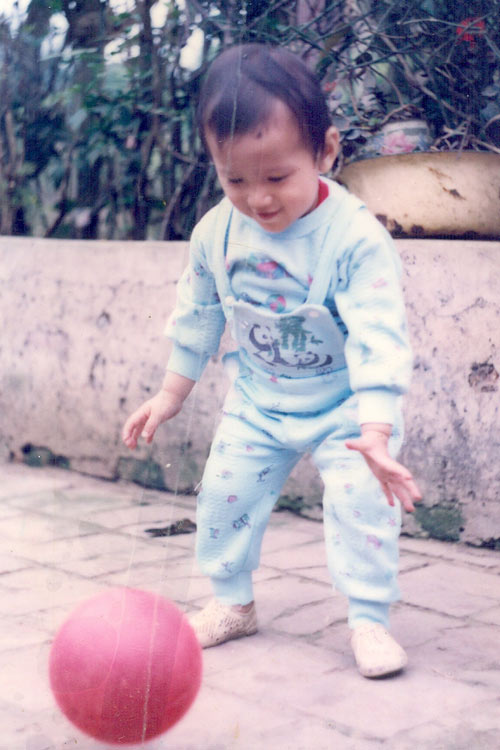 Lê Văn Kiên tung ảnh thơ bé dễ thương - 3