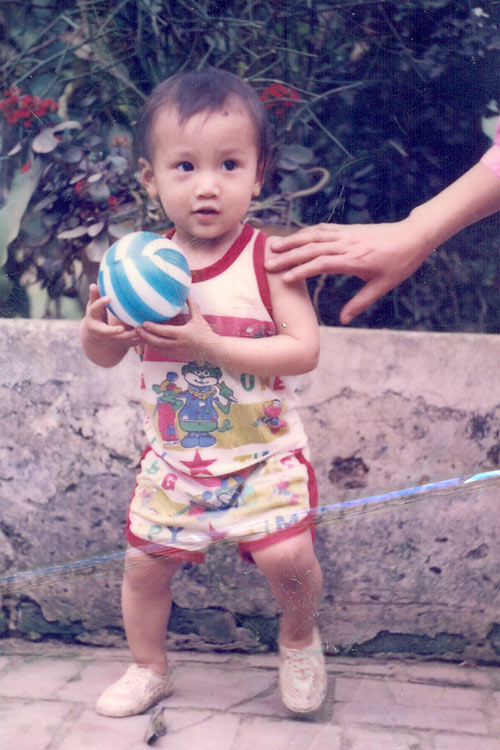 Lê Văn Kiên tung ảnh thơ bé dễ thương - 4