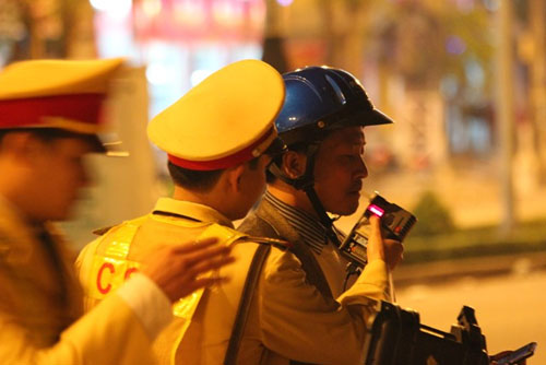 Nói tiếng Hàn, khóc tiếng… Việt khi bị giữ xe - 5