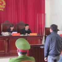 Pháp luật - Mở lại phiên xử công an trấn gái mại dâm
