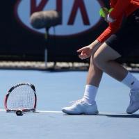 Thể thao - Màn đập nát vợt đầu tiên tại Australian Open