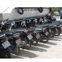 Pháp luật - Phá tụ điểm đánh bạc lớn trong đêm