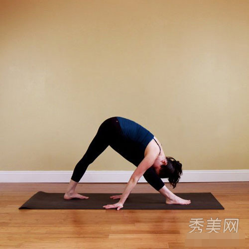 10 động tác yoga giúp chân tay săn chắc - 6