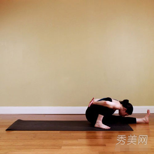 10 động tác yoga giúp chân tay săn chắc - 8