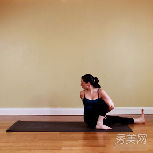 10 động tác yoga giúp chân tay săn chắc - 9