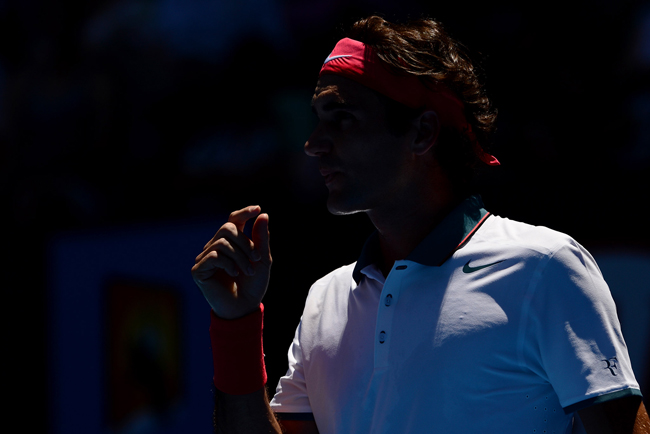 Roger Federer là một trong những tay vợt luôn duy trì thể lực bền bỉ qua bao năm tháng. Vì vậy ngay cả khi phải thi đấu giữa trưa ở vòng 1 cũng không phải vấn đề với tay vợt người Thụy Sĩ.
