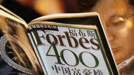 Phía sau câu chuyện bán mình của Forbes - 1