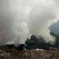 Tin tức trong ngày - Clip cháy lò than, khói cuộn cao ngút trời