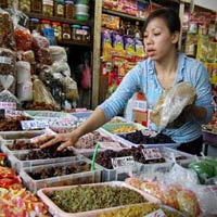 Thị trường - Tiêu dùng - Cận Tết: Sức mua "lạnh", giá cả lại "nóng"