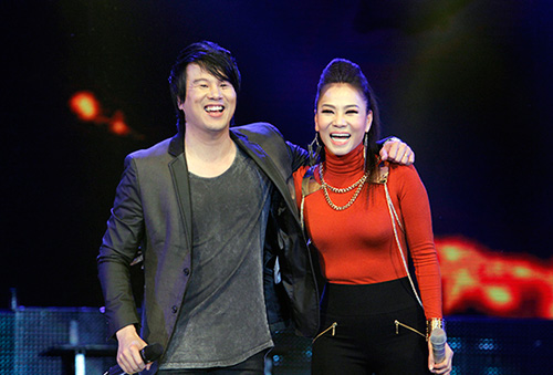 Đông Nhi đọ đường cong với Thu Minh - 7