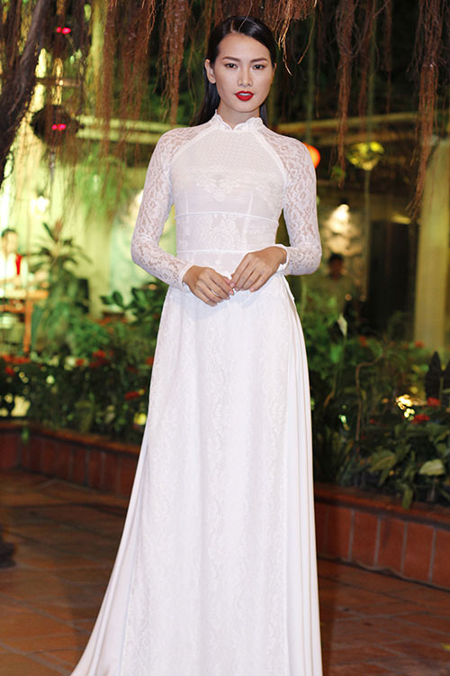 Trương Thị May tế nhị khoe thềm ngực đầy - 2