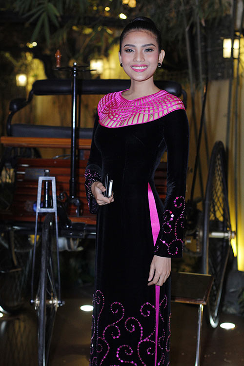Trương Thị May tế nhị khoe thềm ngực đầy - 7