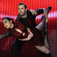 Ca nhạc - MTV - Ốc Thanh Vân mạo hiểm khiêu vũ trên bàn