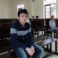 Pháp luật - Con bình thản lấy cơm ăn sau khi giết mẹ