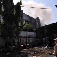 Tin tức trong ngày - Bà hỏa thiêu 2 xưởng liền kề, công nhân tháo chạy