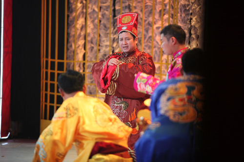 Táo Quân 2014: "Ngọc Hoàng giả" ăn cắp vặt - 16