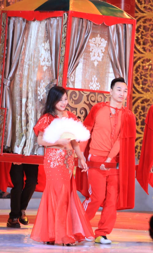 Táo Quân 2014: "Ngọc Hoàng giả" ăn cắp vặt - 6