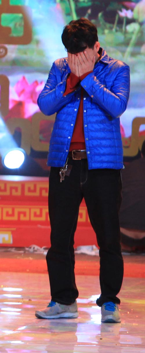 Táo Quân 2014: "Ngọc Hoàng giả" ăn cắp vặt - 4