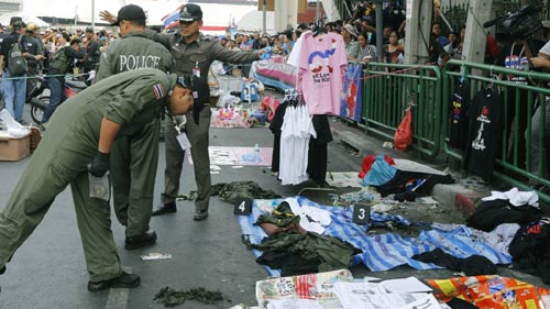 Thái Lan xem xét ban hành tình trạng khẩn cấp - 1
