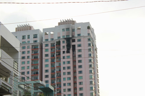 TPHCM: Cháy lớn ở chung cư 23 tầng - 1