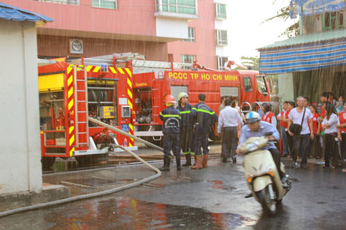 TPHCM: Cháy lớn ở chung cư 23 tầng - 6