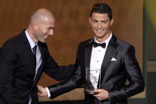 Zidane phản bác Ribery, bênh Ronaldo - 1