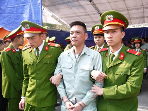 Các bị cáo khóc, cười sau phiên tòa 30 án tử - 12