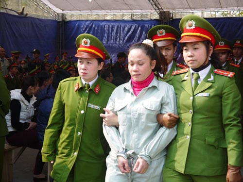 Các bị cáo khóc, cười sau phiên tòa 30 án tử - 5