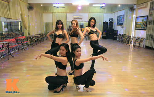 Đột nhập lớp dạy sexy dance ở Hà Nội - 1