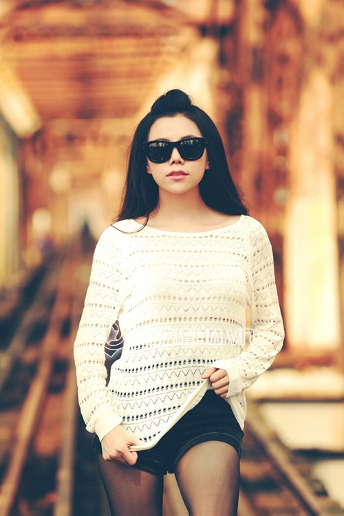 Muôn cách ứng xử với quần siêu ngắn của sao - 2